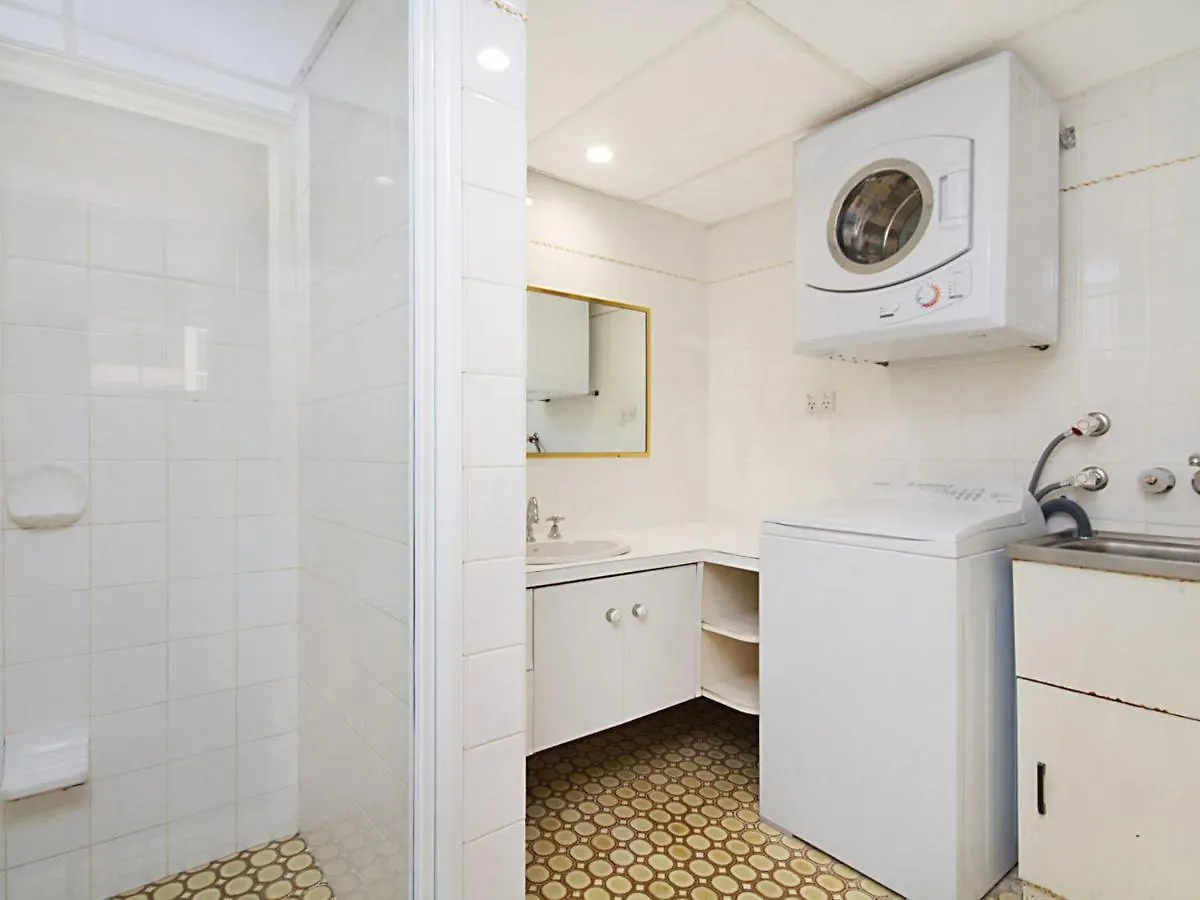 Cobden Court Unit 5 Apartment Gold Coast
